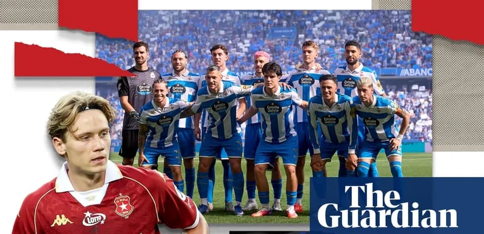 Futbol jamoasi stadionda poz berishmoqda