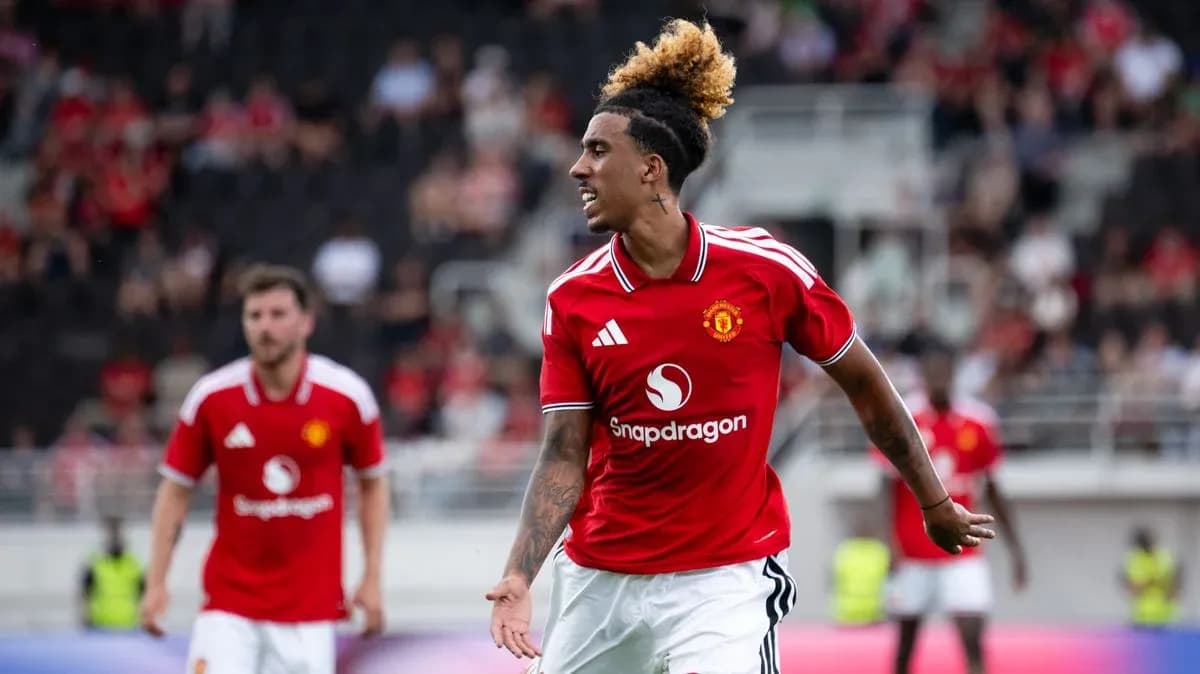 Futbolchi gol urish harakatida, Manchester United formasida