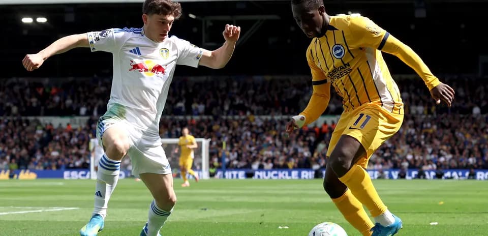 Leeds and Brighton players contesting for the ball