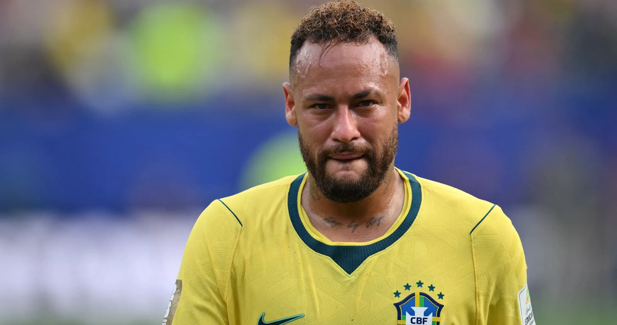 Futbolchi Neymar Braziliya terma jamoasi formasida