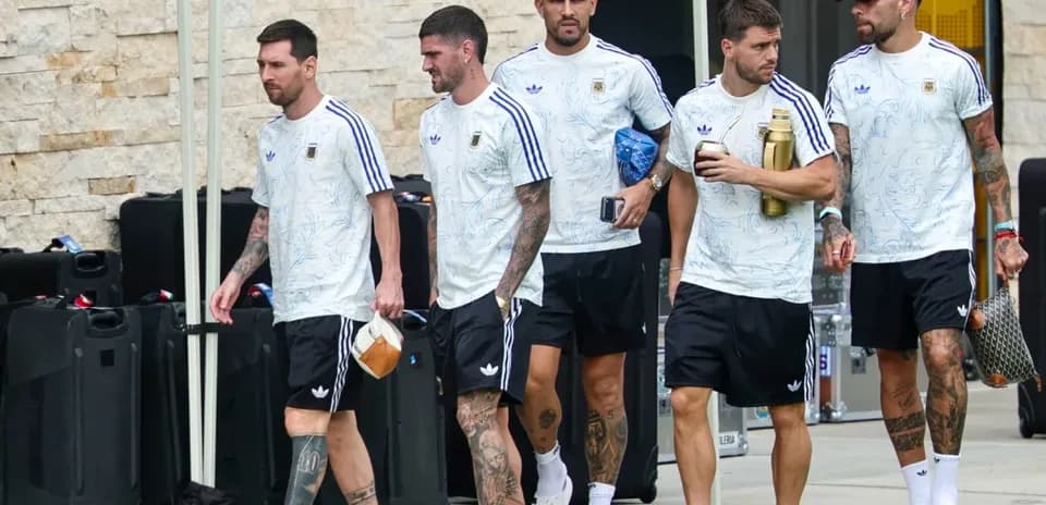 Argentina players walking to training session