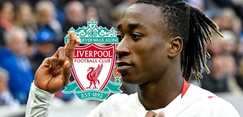 Futbolchi Liverpool logosi bilan raqobat qilmoqda