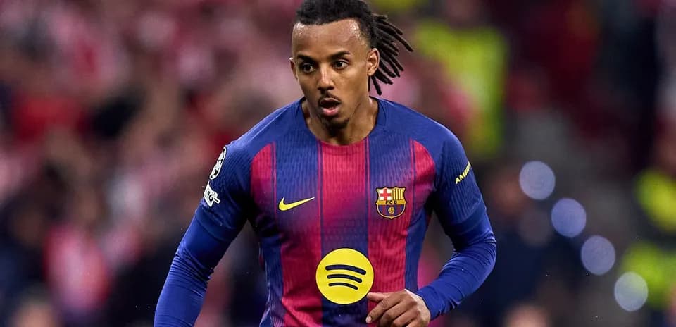Futbolchi Barcelona formasida harakatda