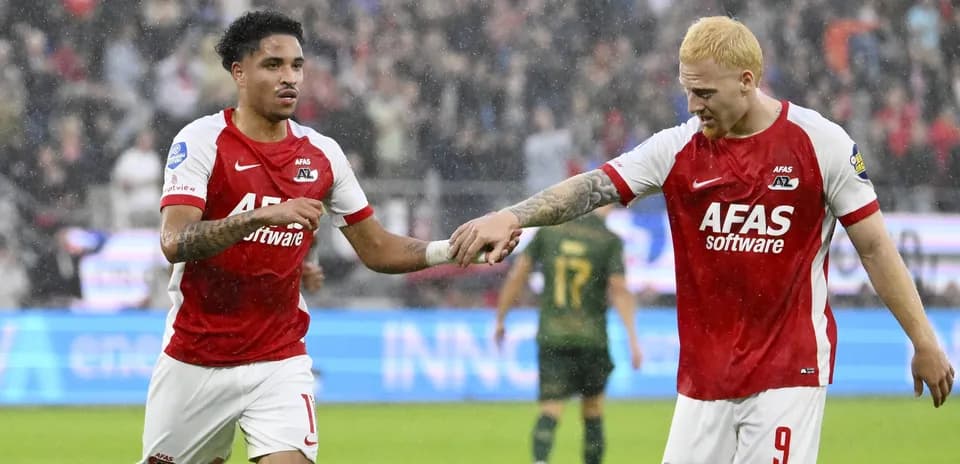 AZ Alkmaar players celebrating a goal during match