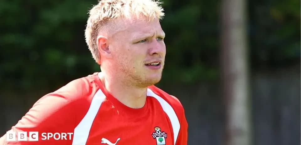 Futbolchi trening paytida janubiy kunda