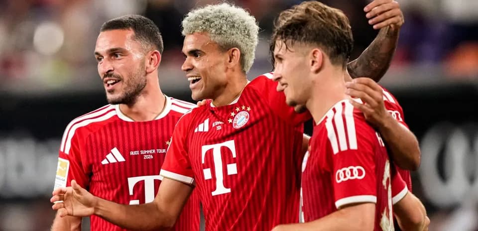 Bayern Munich players celebrating during match