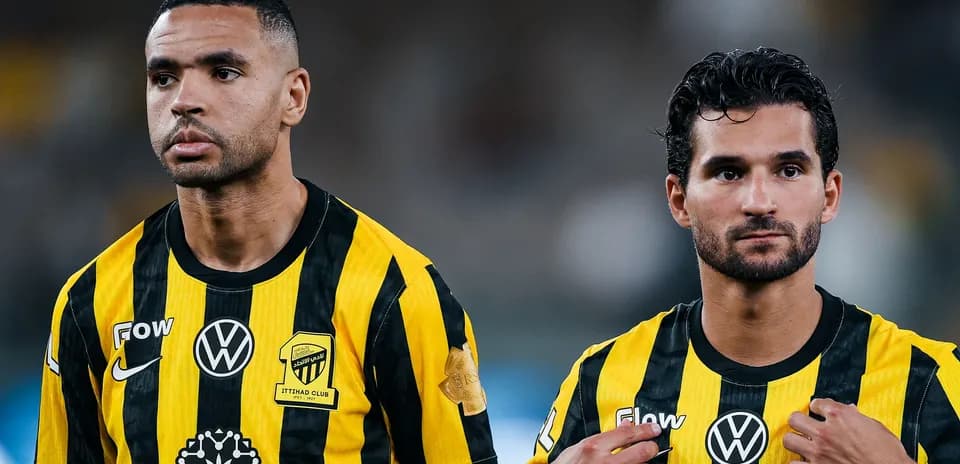 Ittihod klubining futbolchilari o'yin oldidan