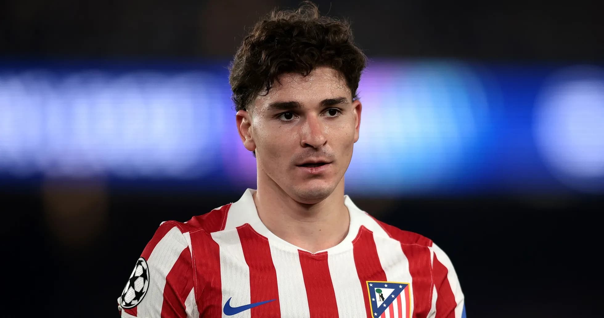 Futbolchi Atletico Madrid formasida o'ynayotgan