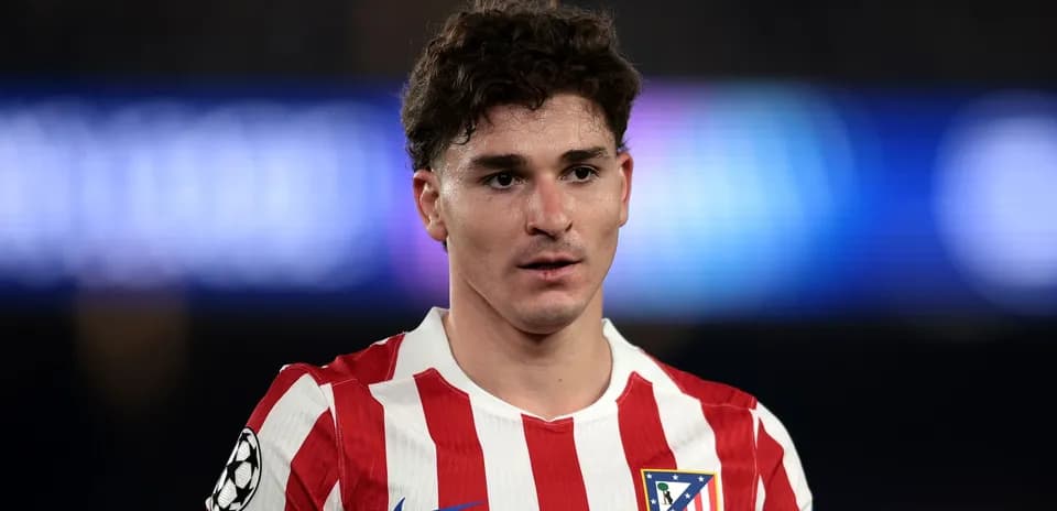 Futbolchi Atletico Madrid formasida o'ynayotgan