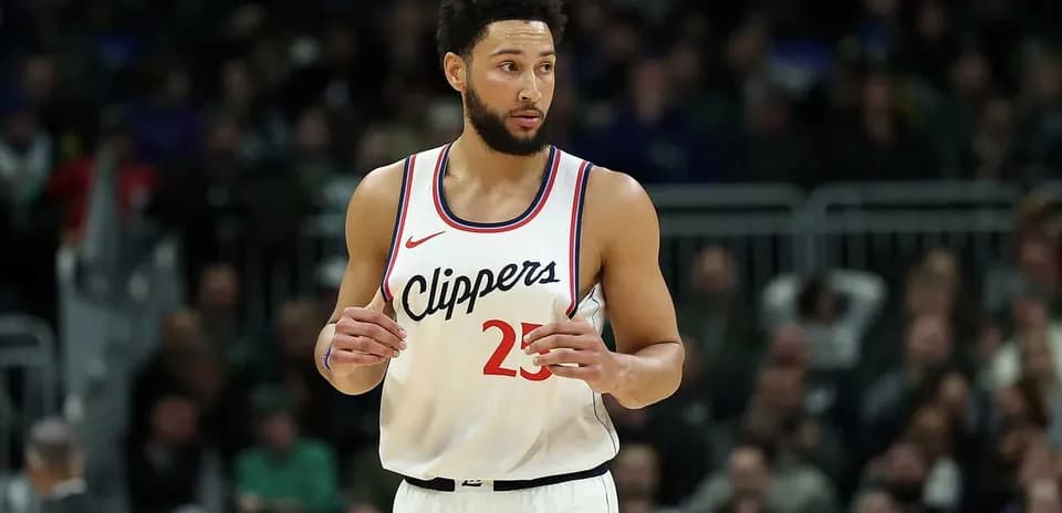 Basketball player in Clippers jersey on court