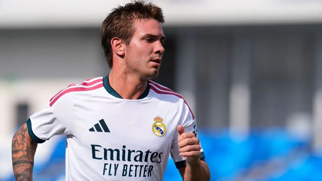 Futbolchi Real Madrid formasi bilan mashg'ulotda