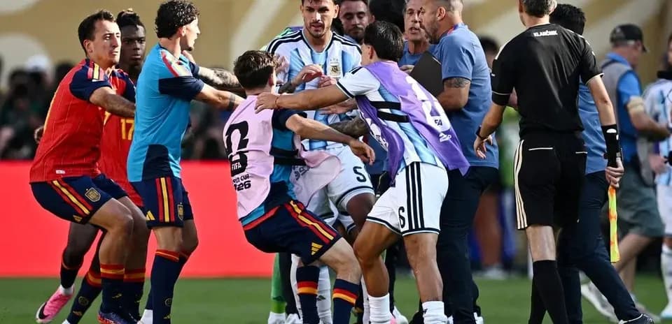 Players from Argentina and Spain in heated confrontation