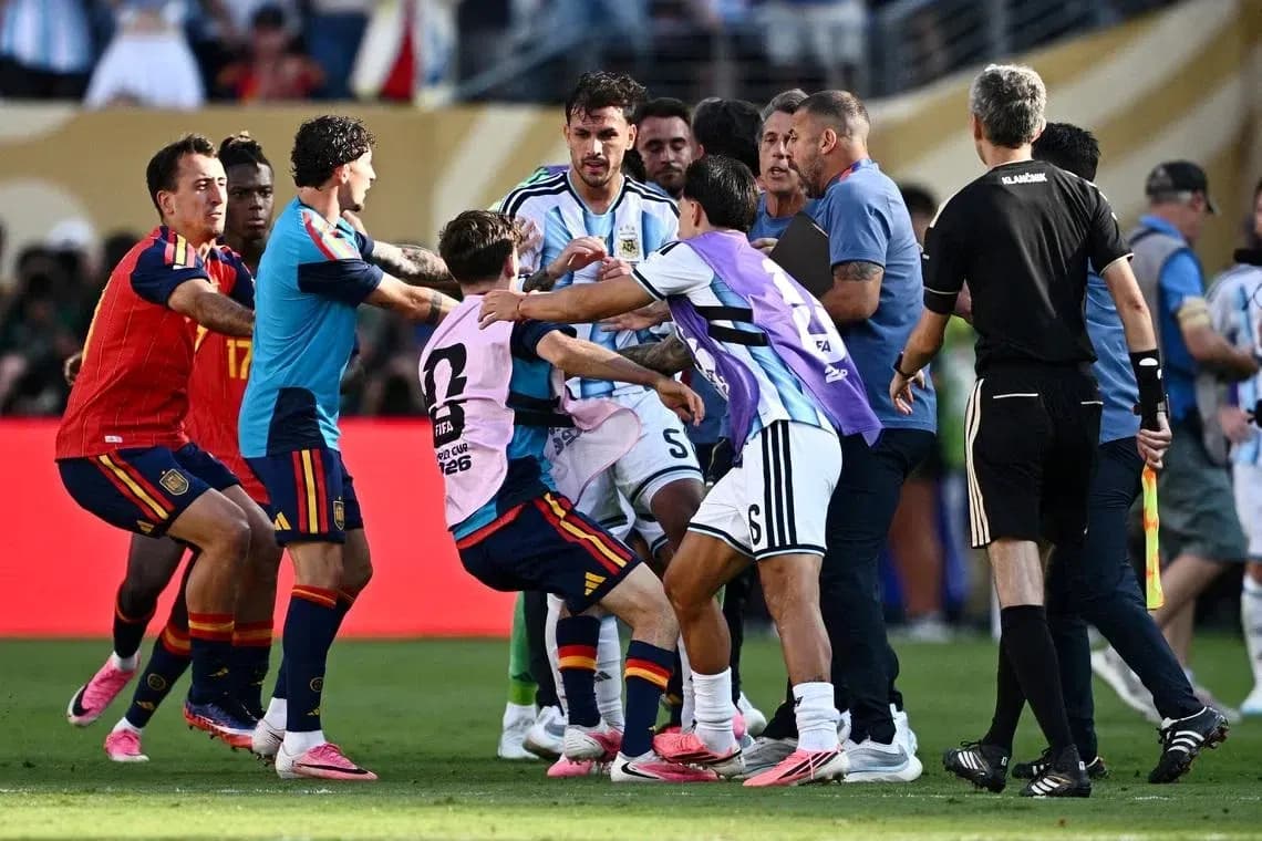 Players from Argentina and Spain in heated confrontation
