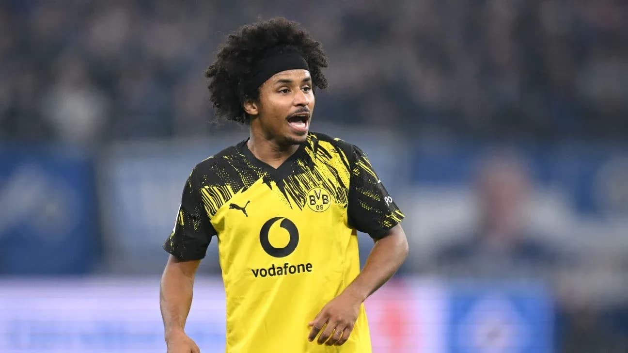 Futbolchi maydonda harakatda, Borussia Dortmund formasida