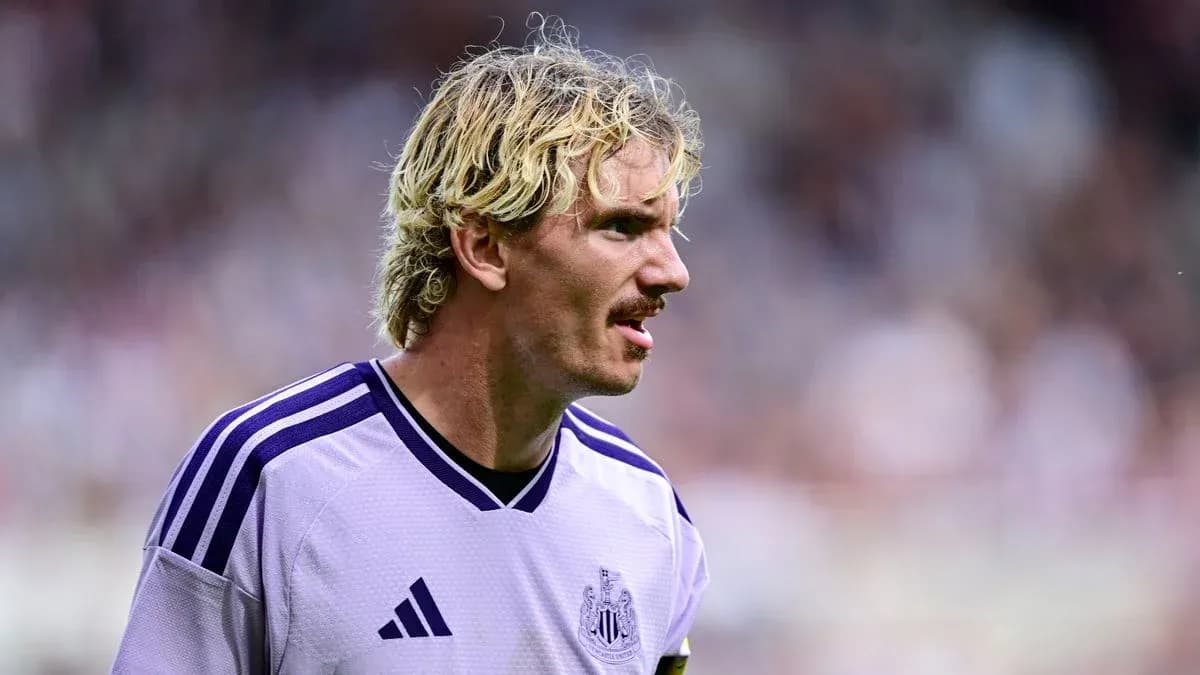 Futbolchi maydonda o'yin davomida