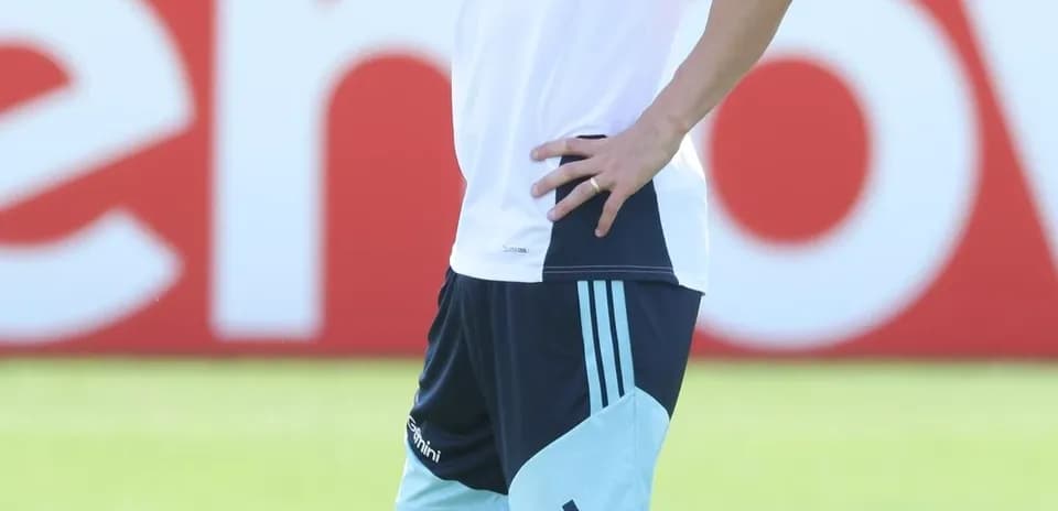 Lionel Messi during training session in Argentina kit