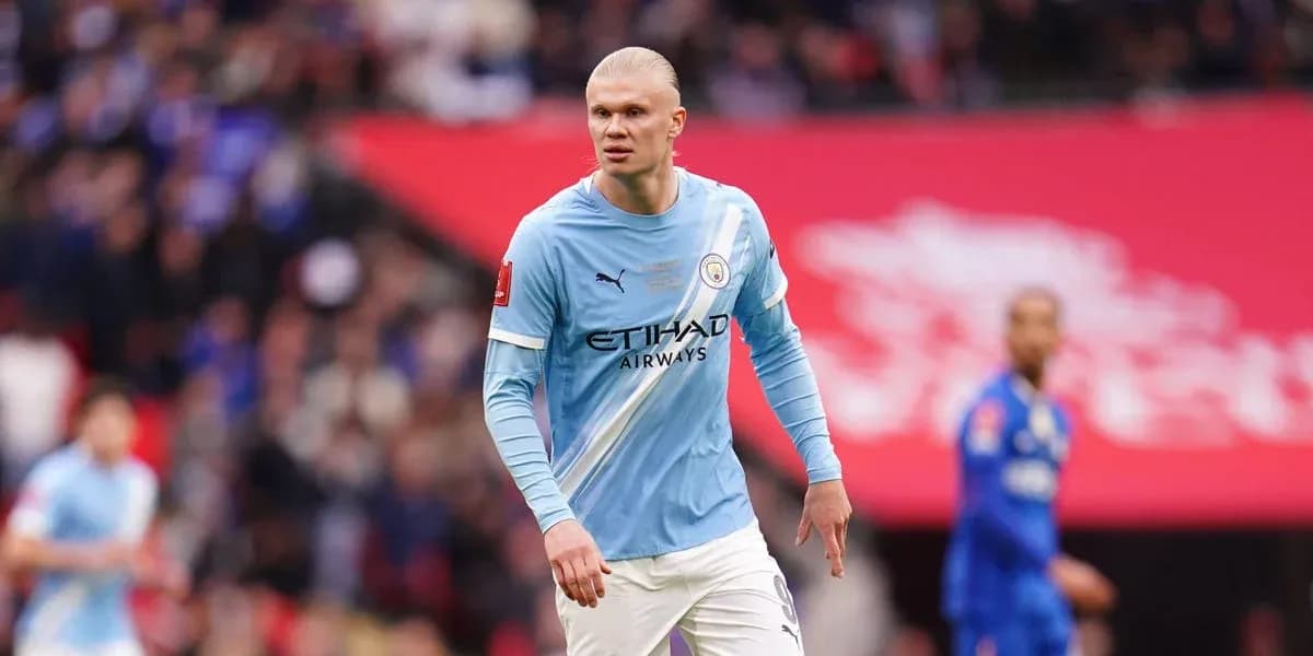 Erling Haaland in Manchester City jersey during match