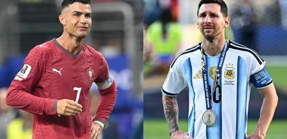 Cristiano Ronaldo and Lionel Messi during match
