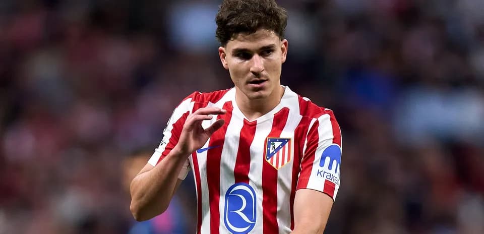 Futbolchi maydonda harakatda, Atletico Madrid formasi