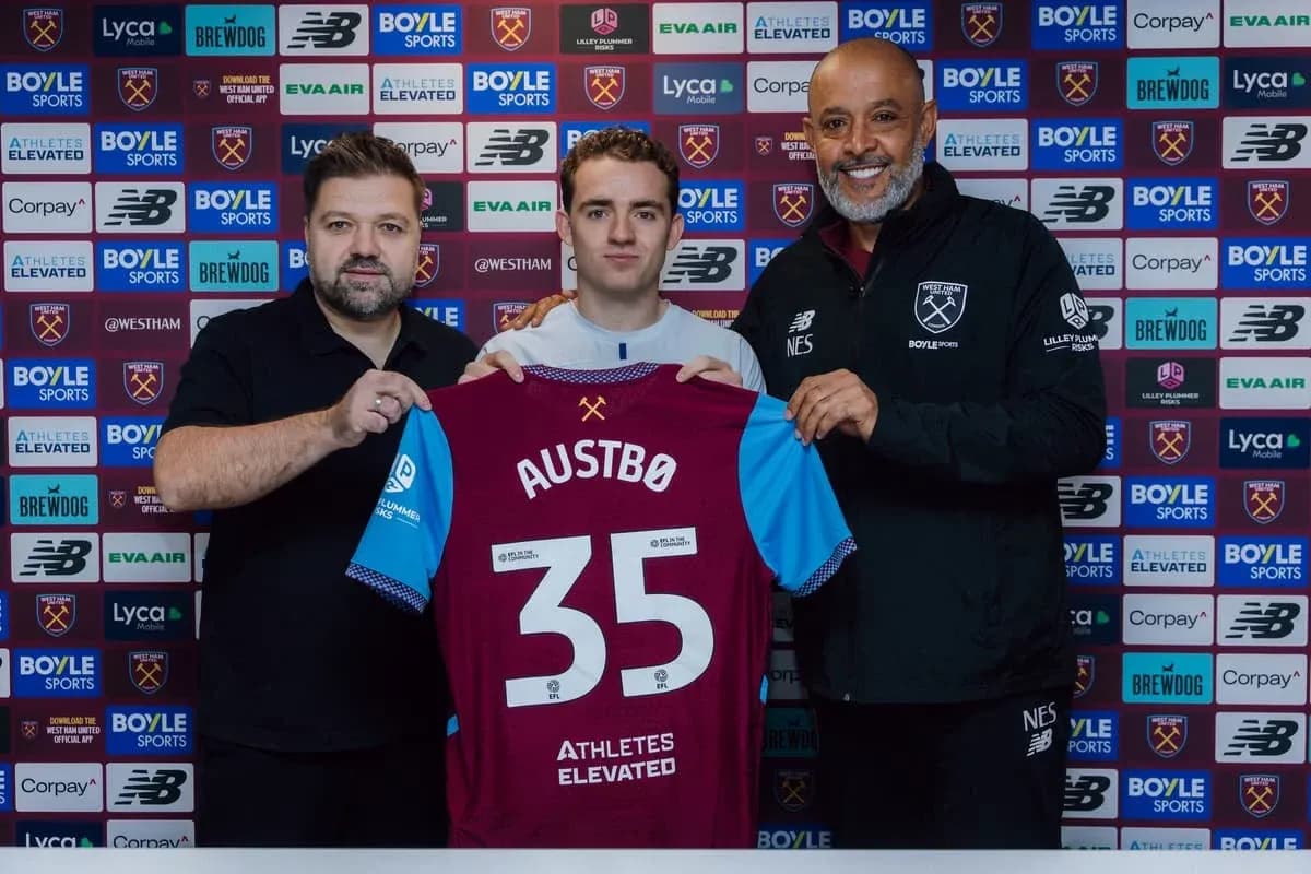 Yoshimatsu Austbø shirt presentation with club officials