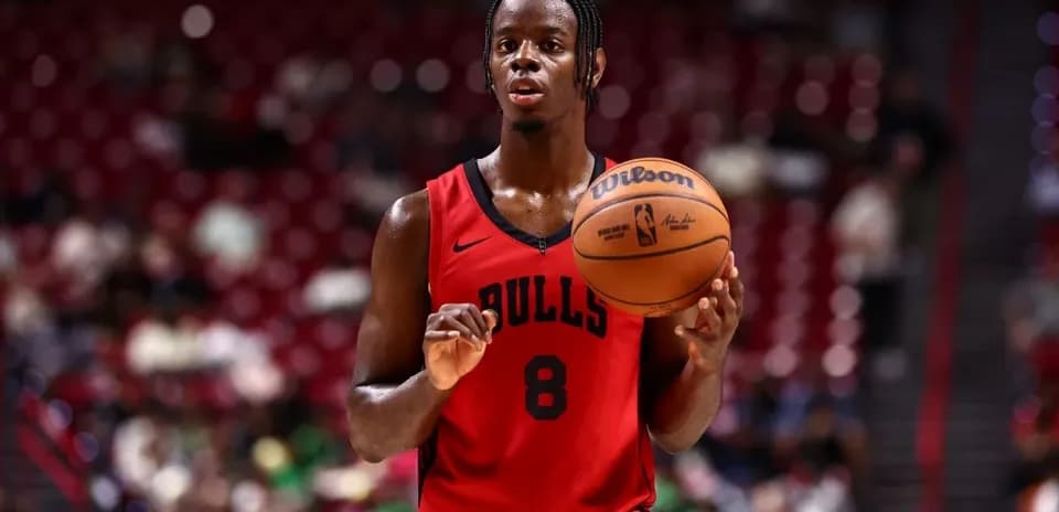 Bulls player preparing to shoot basketball during game