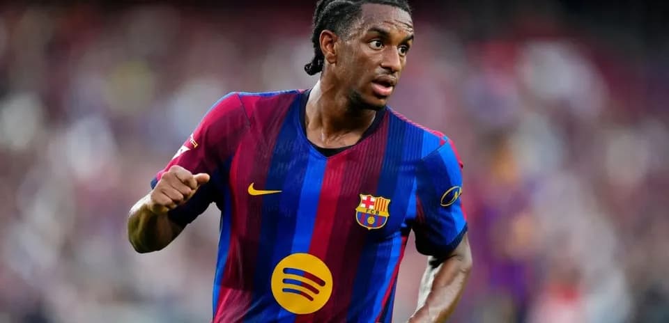 Futbolchi Barcelona formasida harakatda
