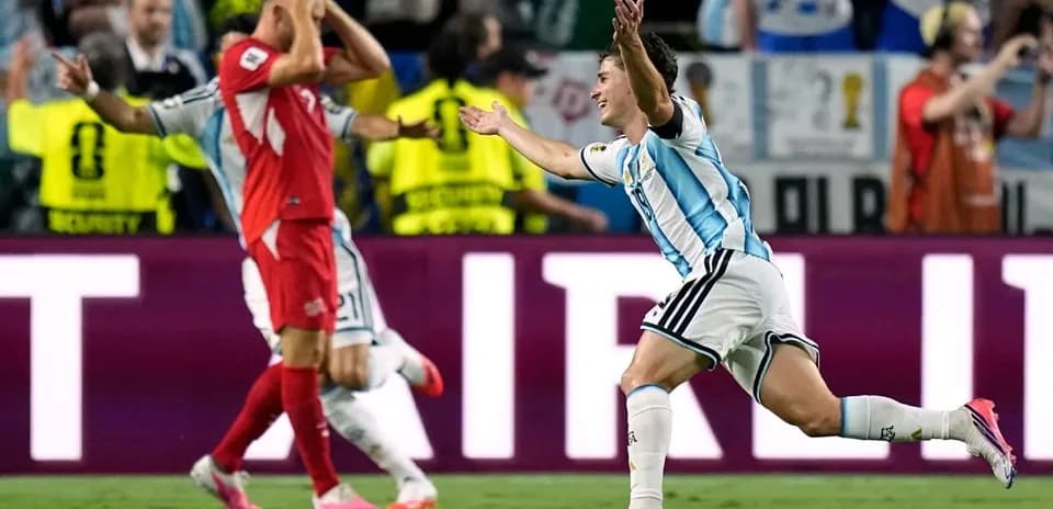 Argentinian player celebrating goal during match