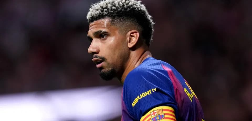Futbolchi Ronald Araújo o'yin paytida