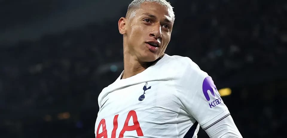 Futbolchi to'pni qabul qilmoqda, Tottenham formasida