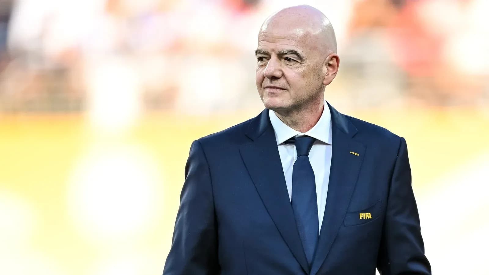 FIFA prezidenti stadionda rasmda