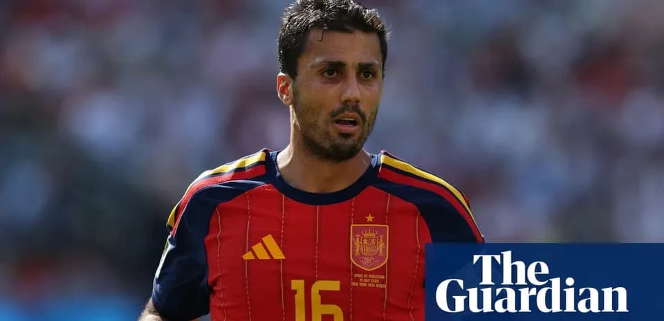 Futbolchi Ispaniya terma jamoasi formasi bilan