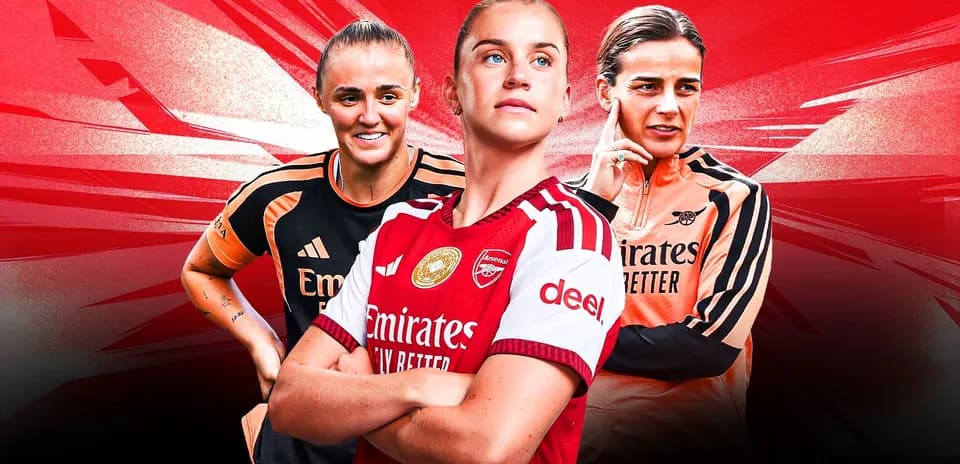 Arsenal women players posing in team jerseys