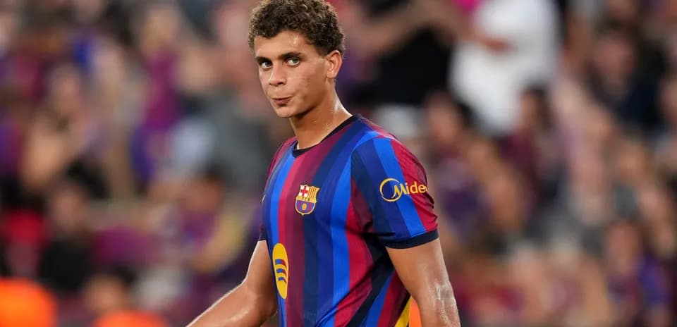 Futbolchi maydonda o'yin paytida
