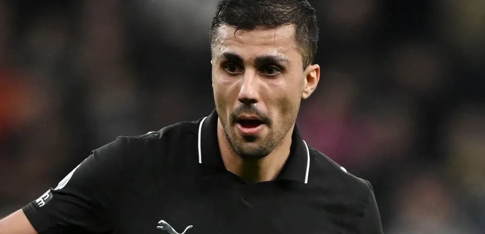 Futbolchi o'yin davomida harakatda