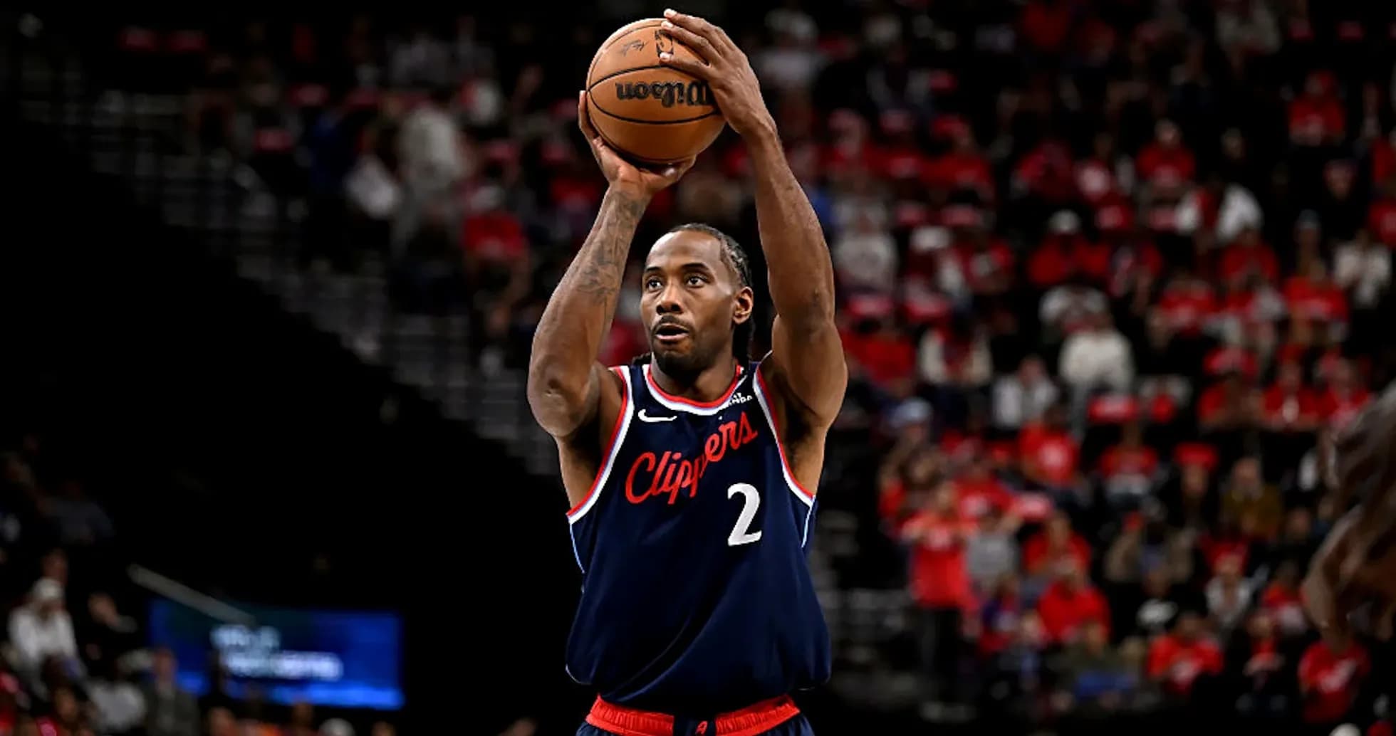 Kawhi Leonard shooting during a basketball game