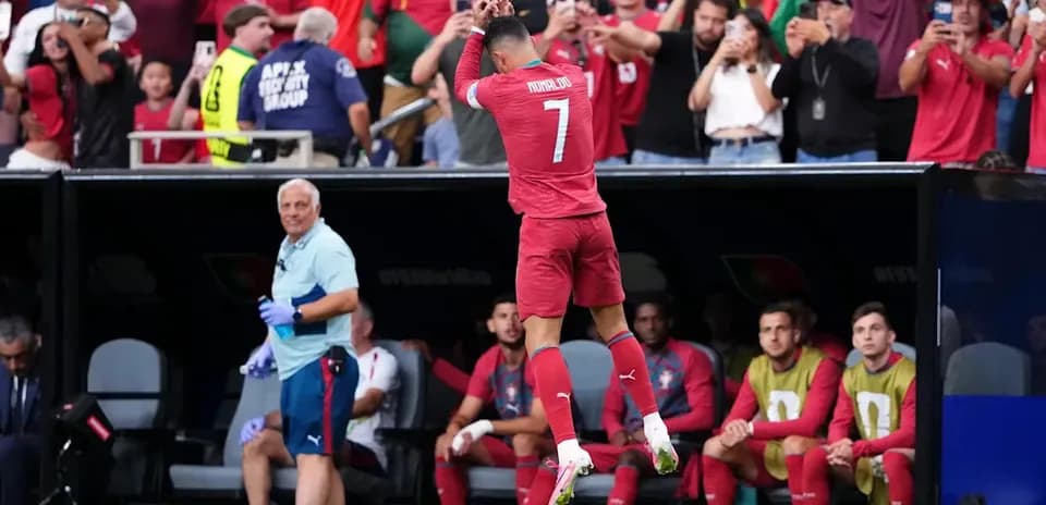 Cristiano Ronaldo celebrating in front of fans