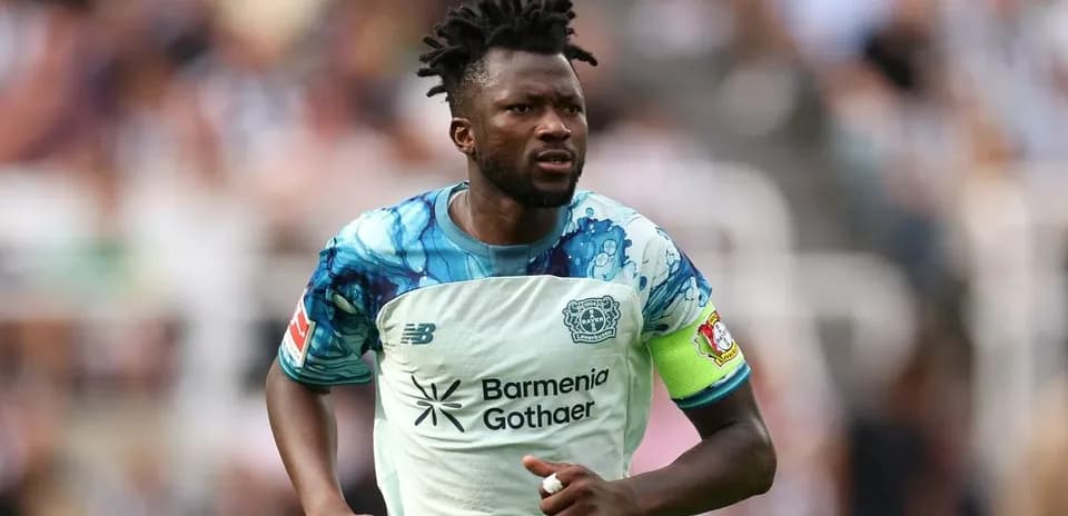 Futbolchi o'yin davomida maydonda harakatda