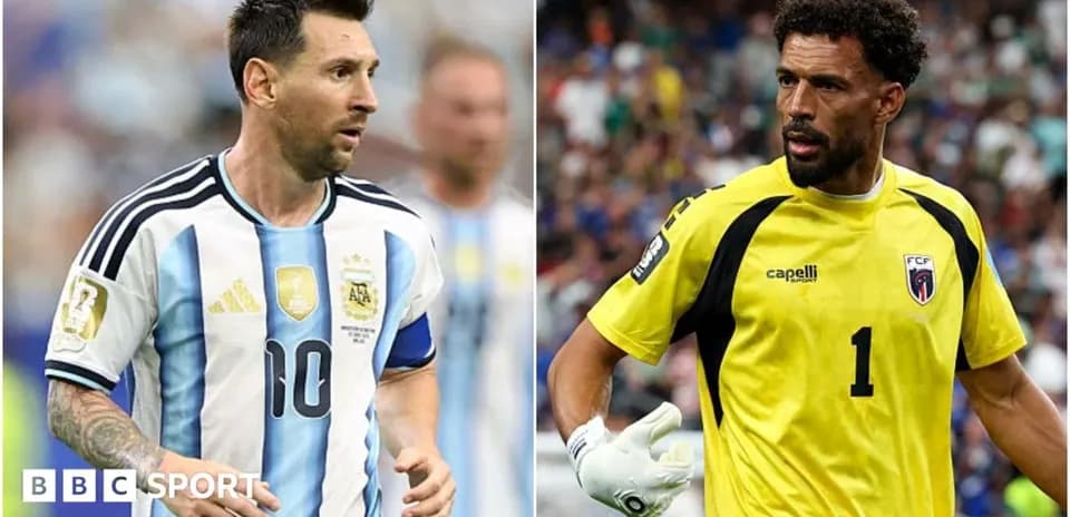 Lionel Messi and goalkeeper during match