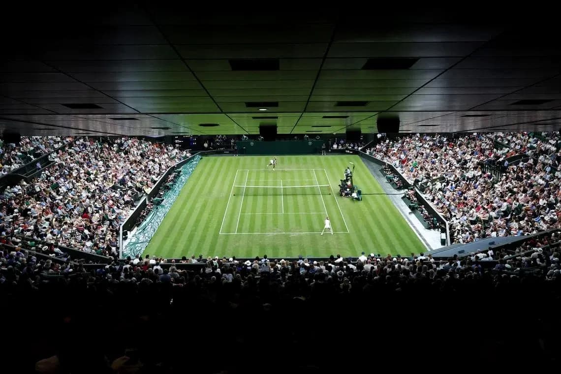 Wimbledon match with full crowd in attendance