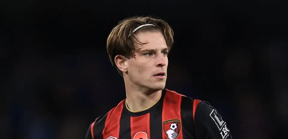 Futbolchi maydonda o'yin davomida