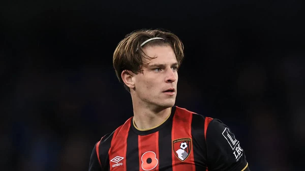 Futbolchi maydonda o'yin davomida