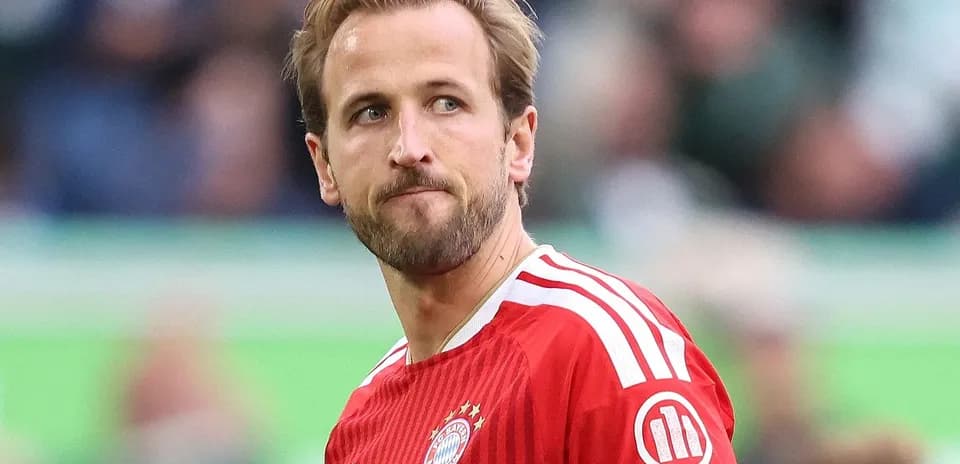 Futbolchi maydonda Bayern Munich formasida