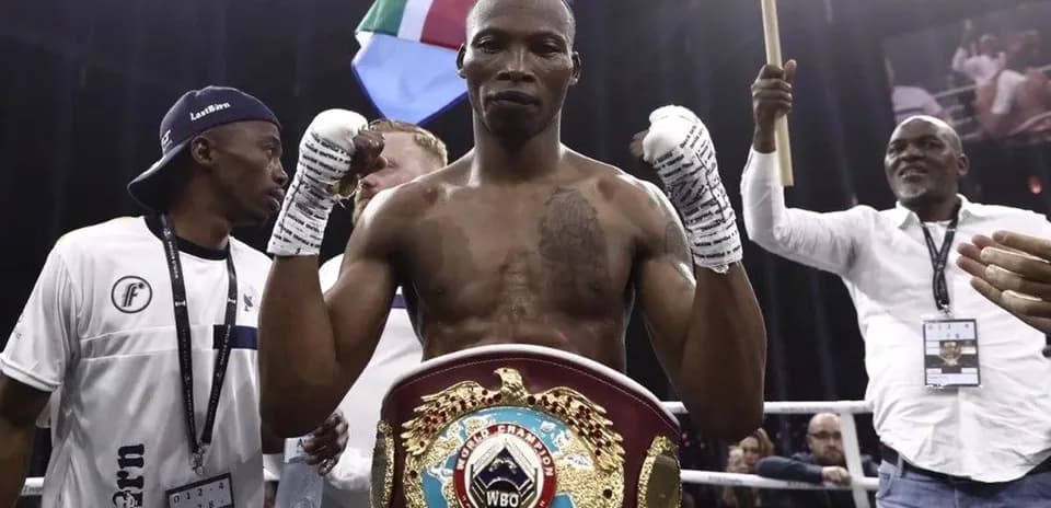 Bokschi chempioni WBO kamarasi bilan jang maydonida