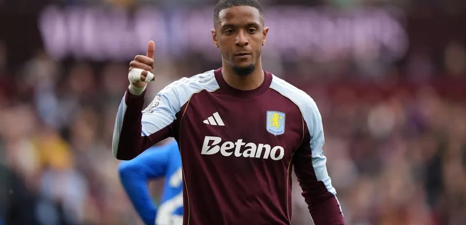 Aston Villa goalkeeper signaling during the match