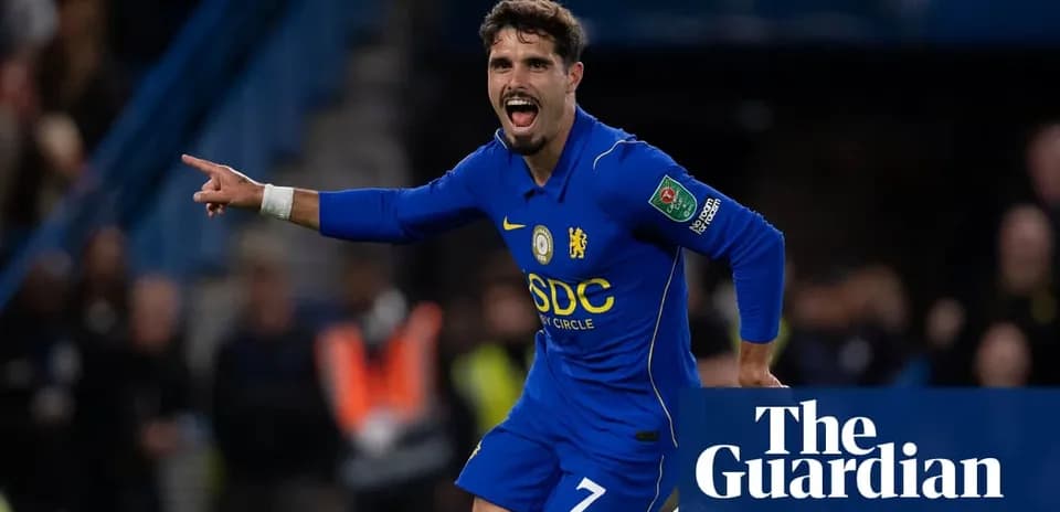 Futbolchi gol urganidan keyin nishonlayapti