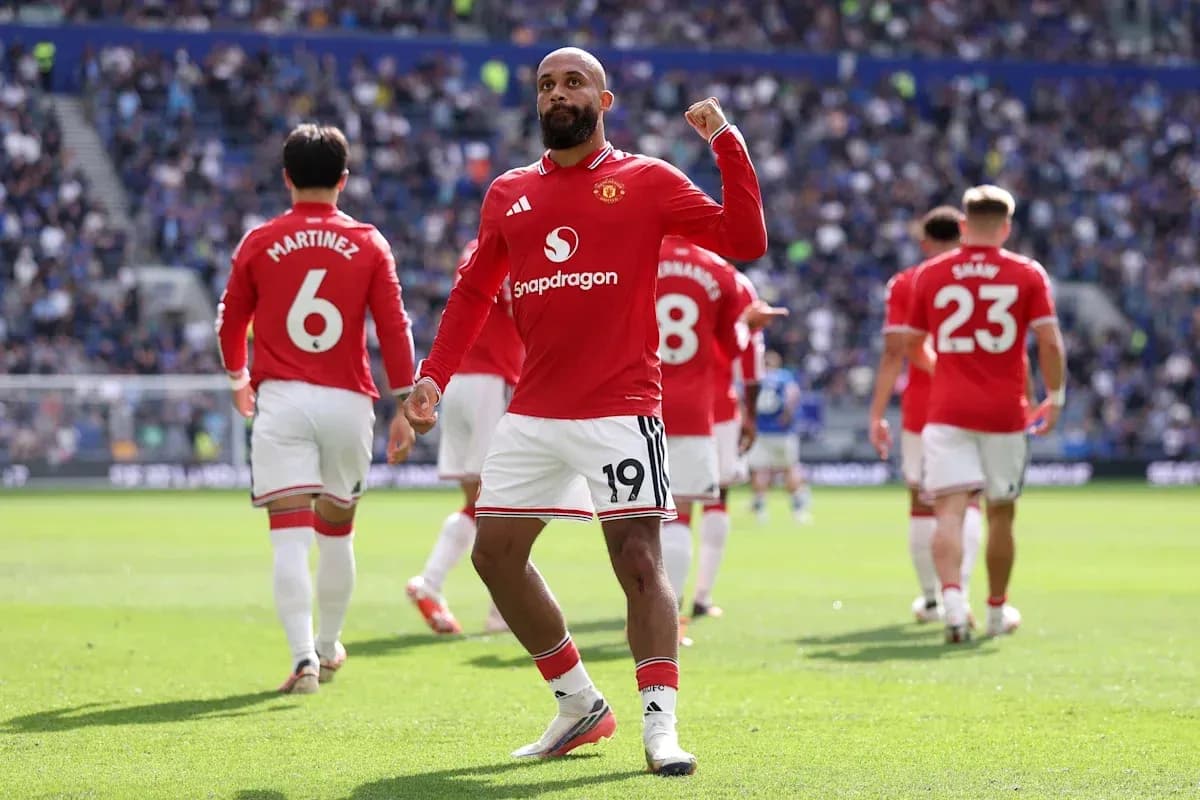 Futbolchi gollarni nishonlayapti, Manchester United