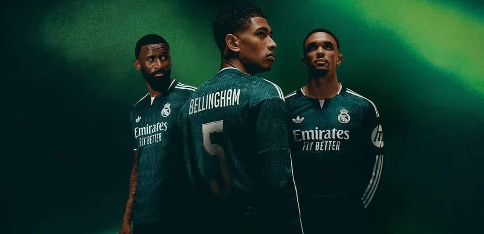 Real Madrid players in green kits posing together