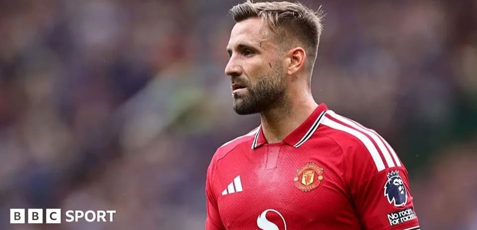 Futbolchi Manchester United formasida maydonda