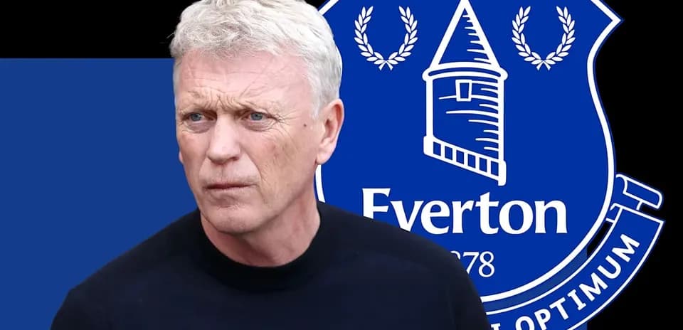 Menejer Everton oldida ko'rinmoqda