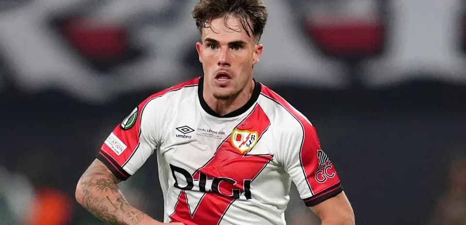 Futbolchi maydonda harakatda, Rayo Vallecano formasi